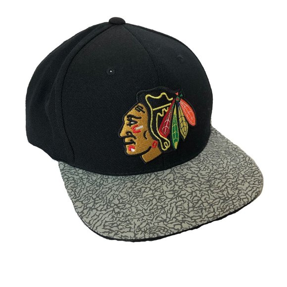 mitchell and ness blackhawks hat
